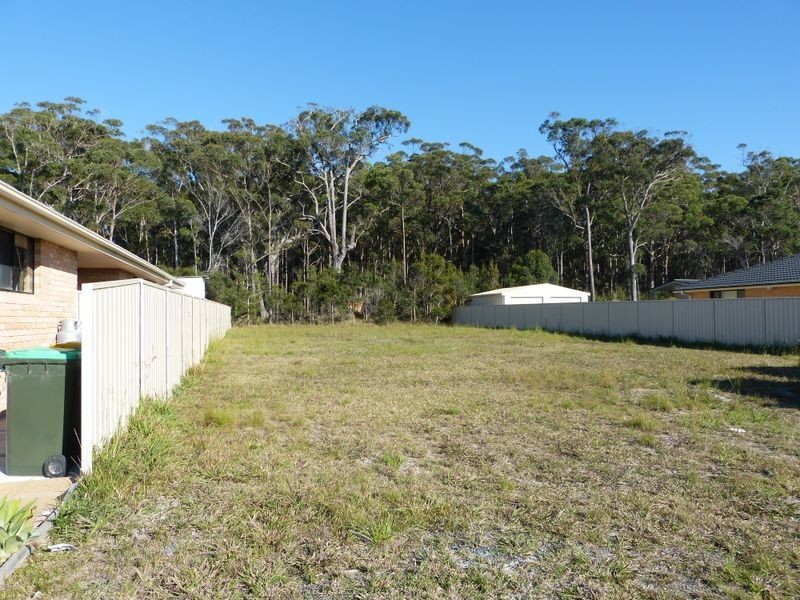 33 Albatross Way, Old Bar NSW 2430