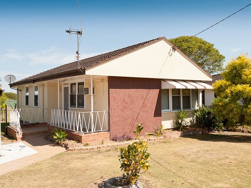 24 Ronald Road, Taree NSW 2430