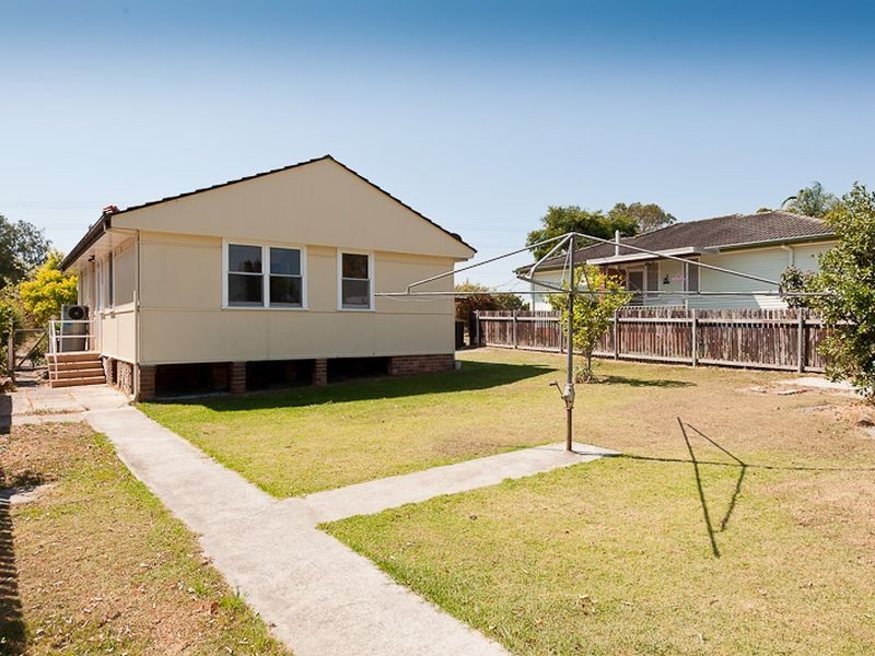 24 Ronald Road, Taree NSW 2430