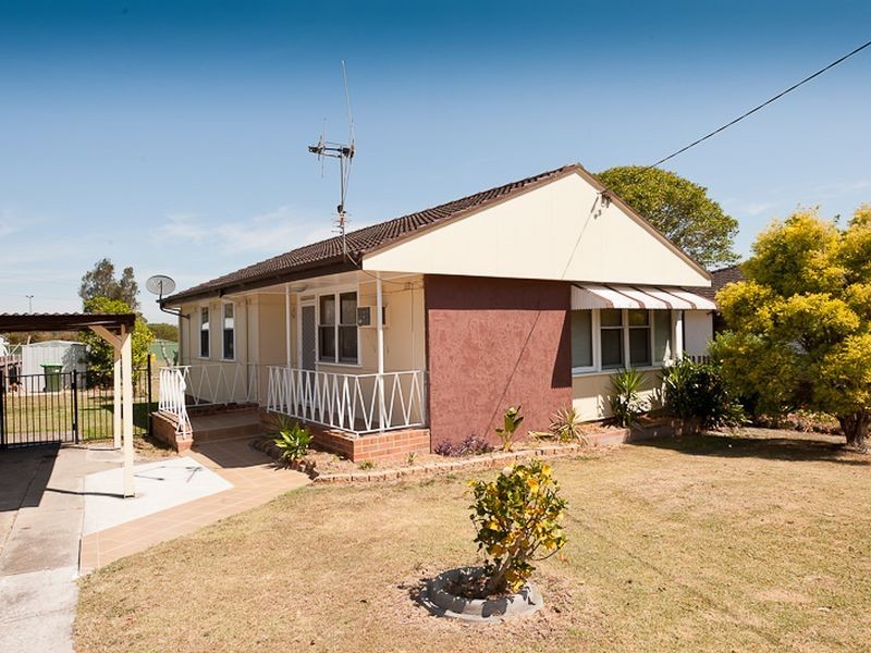 24 Ronald Road, Taree NSW 2430