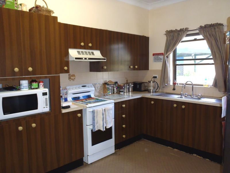 15 Railway Parade, Taree NSW 2430