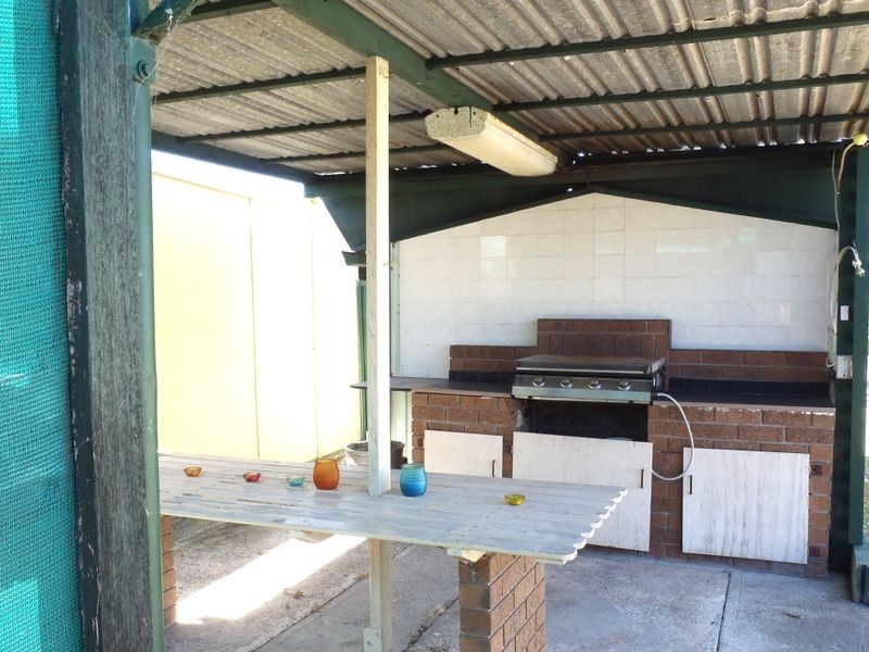 15 Railway Parade, Taree NSW 2430
