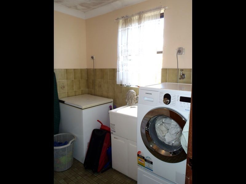 15 Railway Parade, Taree NSW 2430