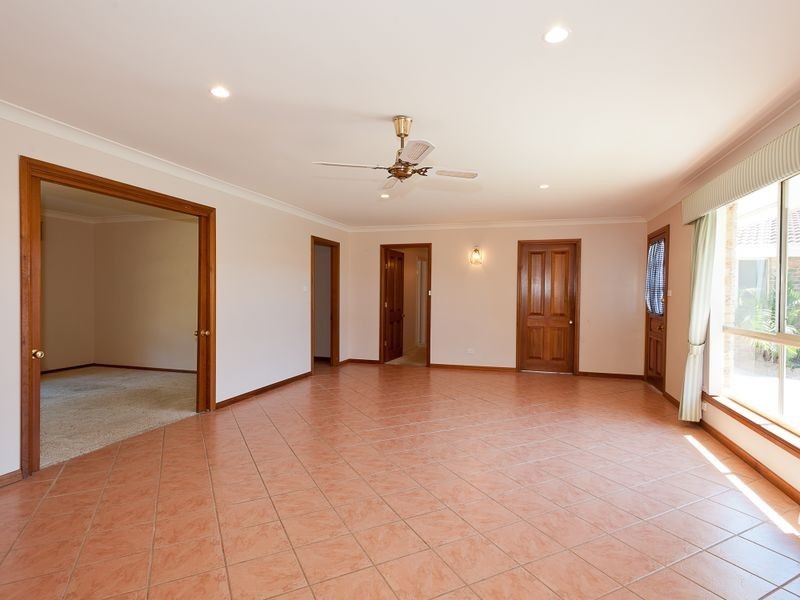 19 Harrogate Lane, Old Bar NSW 2430