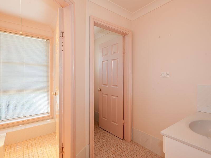 19 Harrogate Lane, Old Bar NSW 2430