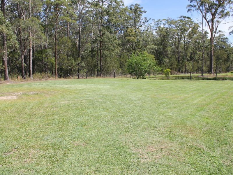 8 Peppermint Close, Old Bar NSW 2430