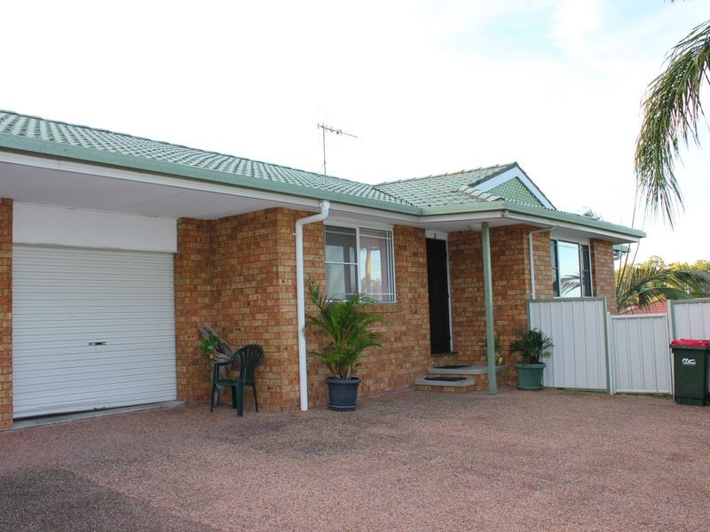 2/8 Talawong Drive, Taree NSW 2430
