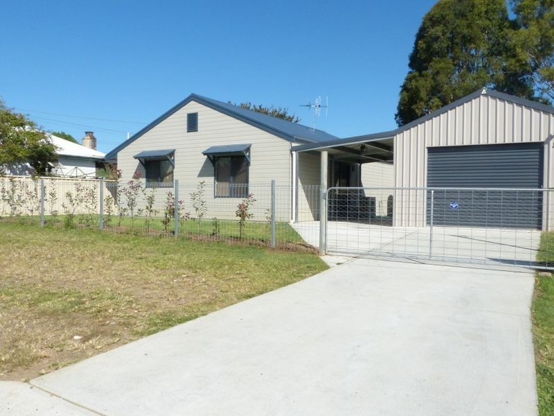 2a Gwenneth Ave, Taree NSW 2430