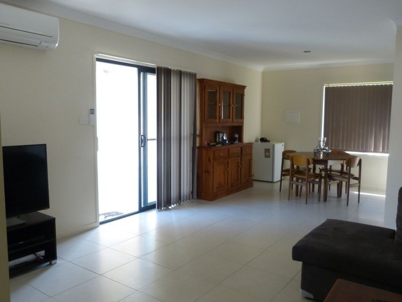 2a Gwenneth Ave, Taree NSW 2430