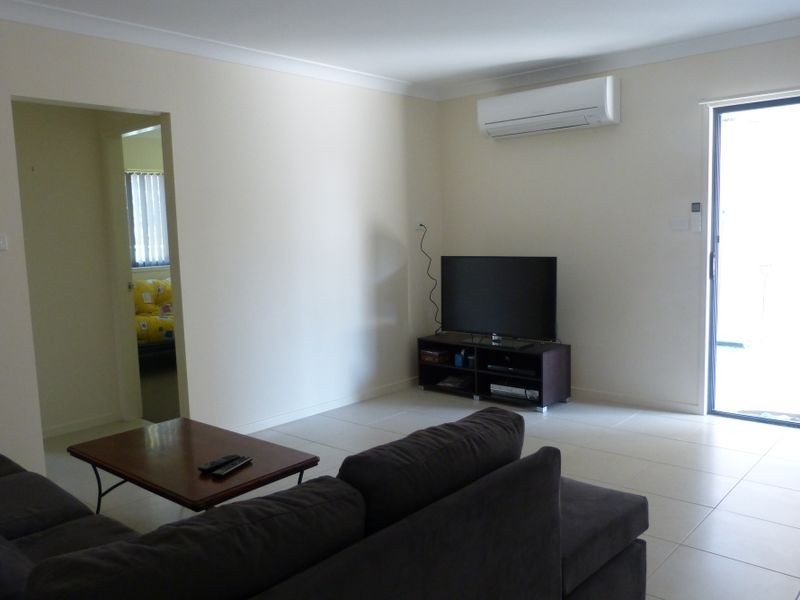 2a Gwenneth Ave, Taree NSW 2430
