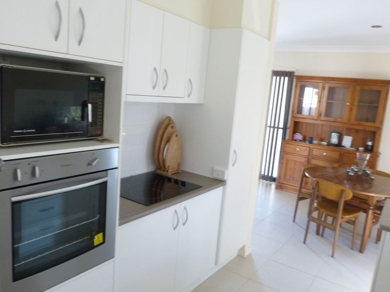 2a Gwenneth Ave, Taree NSW 2430