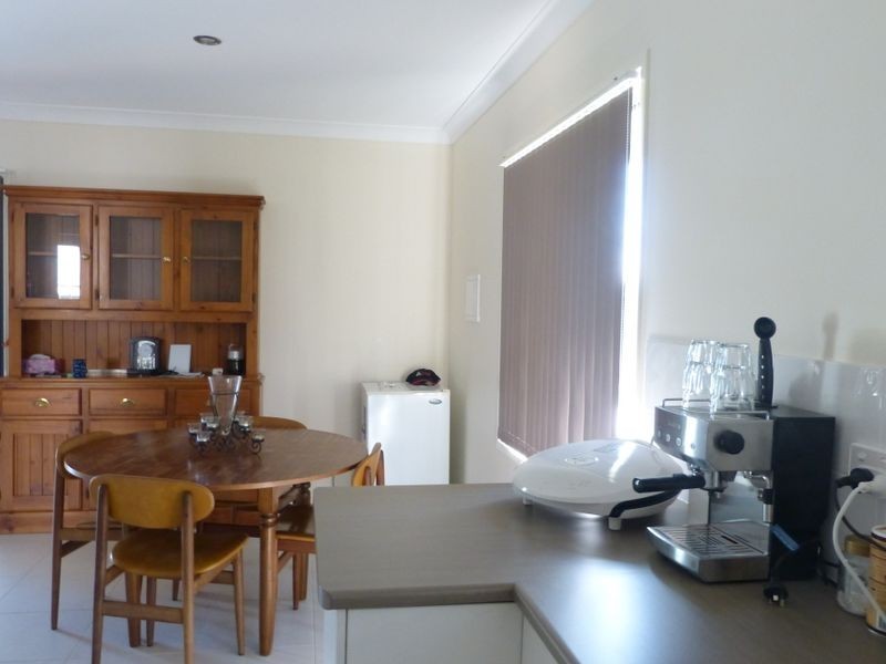 2a Gwenneth Ave, Taree NSW 2430
