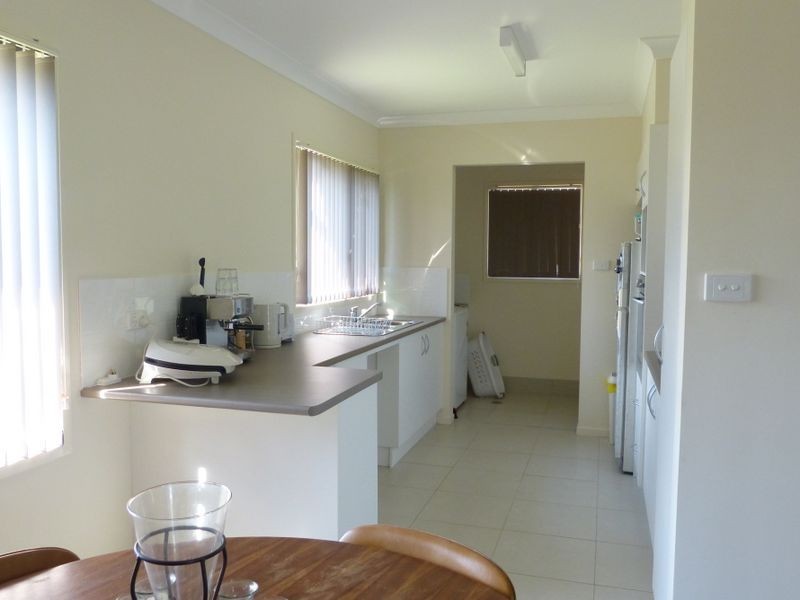 2a Gwenneth Ave, Taree NSW 2430