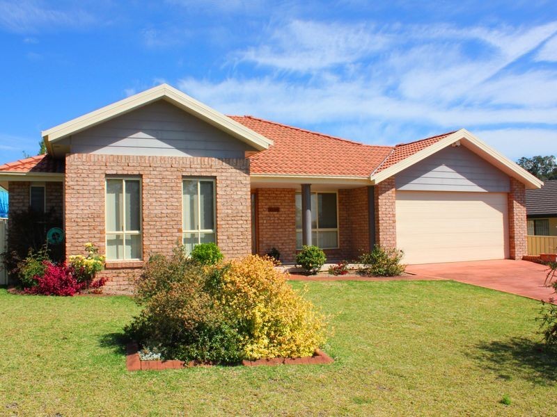 11 Duranbar Place, Taree NSW 2430