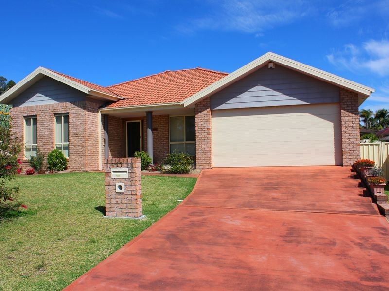 11 Duranbar Place, Taree NSW 2430