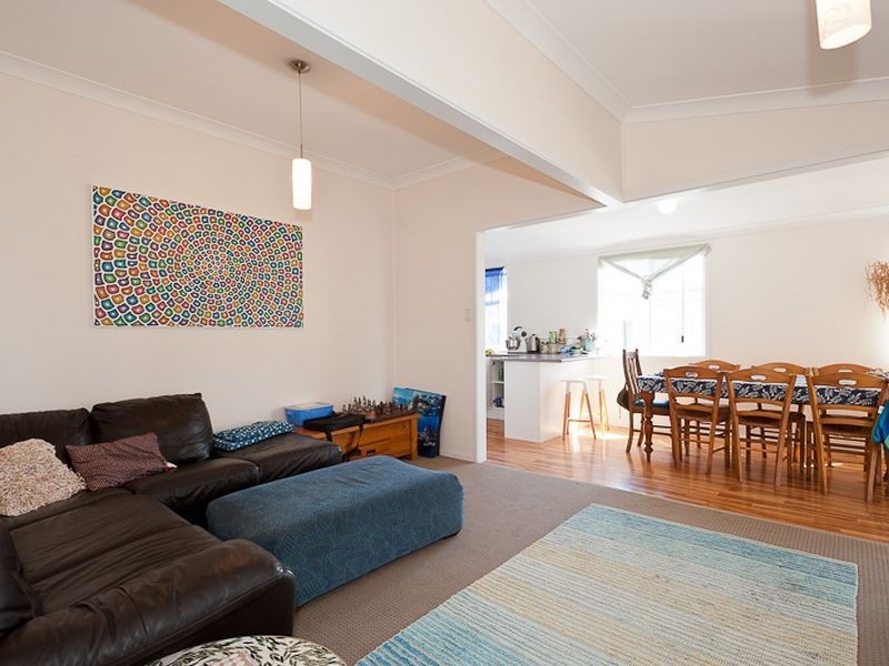 29 Pacific Parade, Old Bar NSW 2430