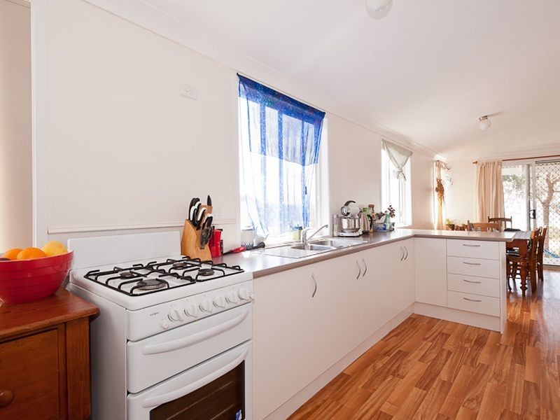 29 Pacific Parade, Old Bar NSW 2430