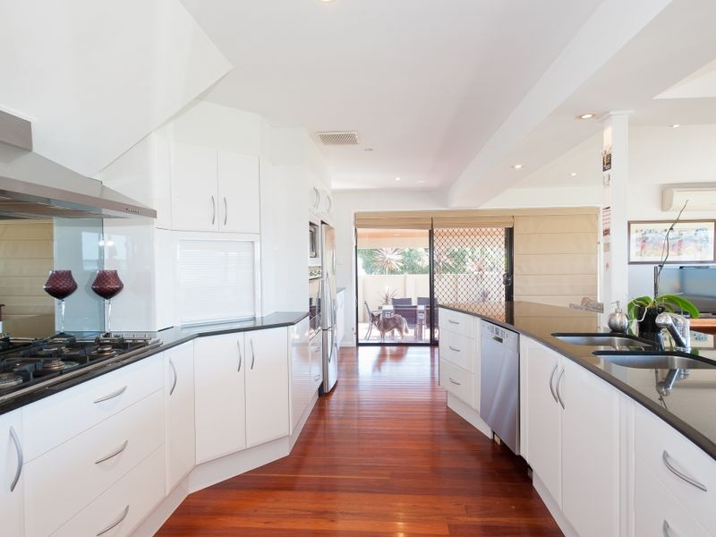 7 Main Road, Manning Point NSW 2430