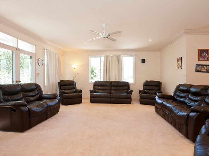 8 Farmborough Close, Cundletown NSW 2430