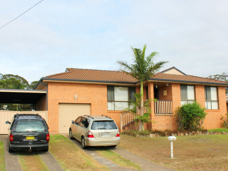 90 Kanangra Drive, Taree NSW 2430