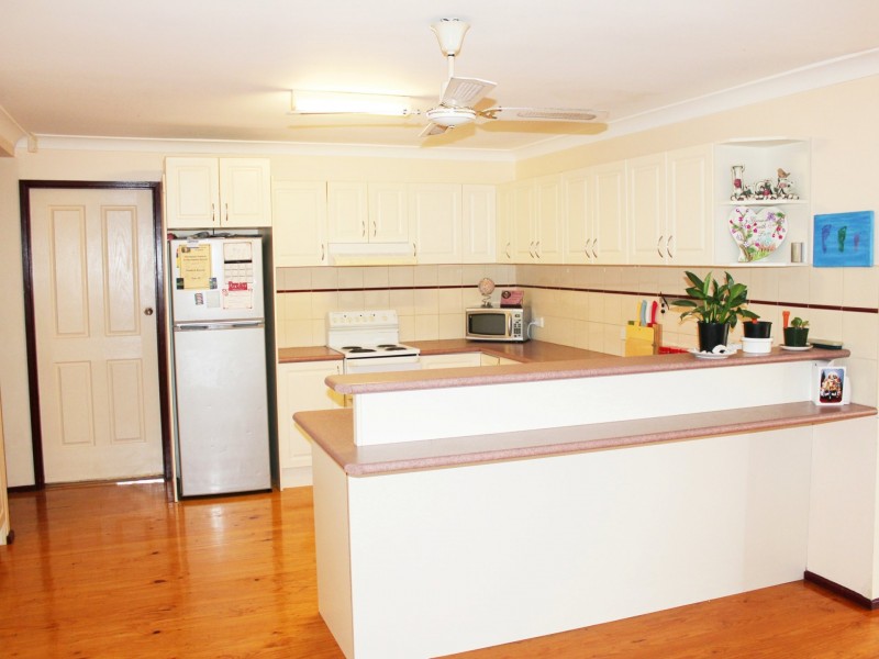 90 Kanangra Drive, Taree NSW 2430