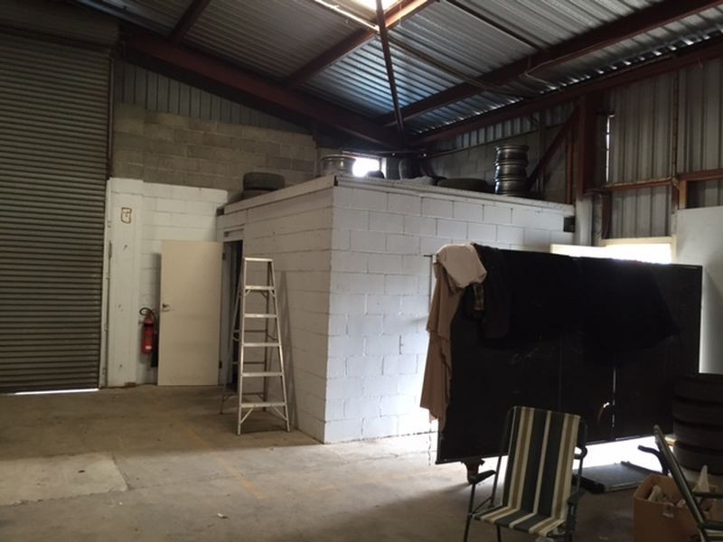 Bay 1/5-7 Golf Avenue, Taree NSW 2430