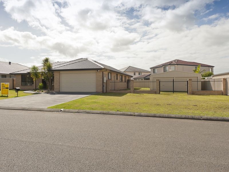 3 John Armstrong Close, Taree NSW 2430