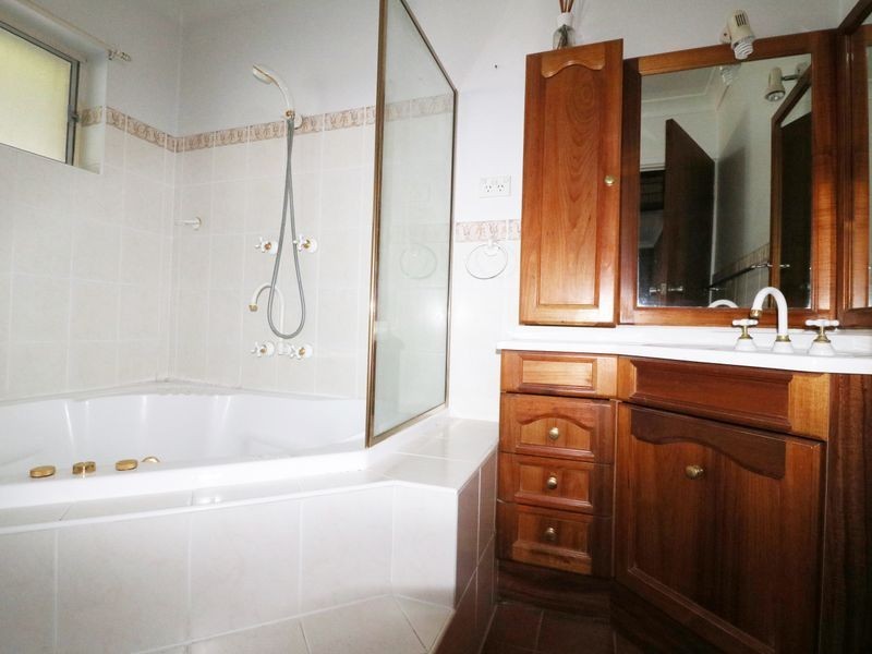 24 Bayview Crescent, Taree NSW 2430