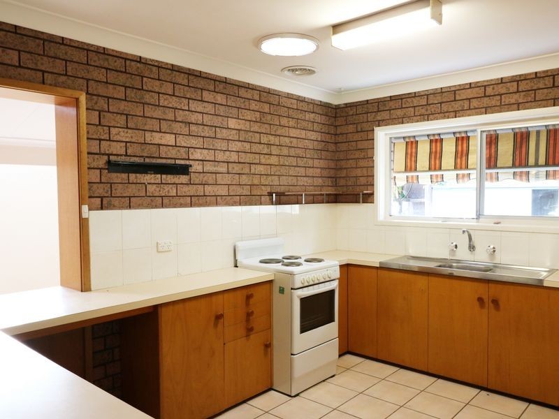 24 Bayview Crescent, Taree NSW 2430