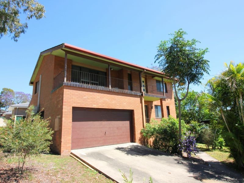 16 Coulston Street, Taree NSW 2430