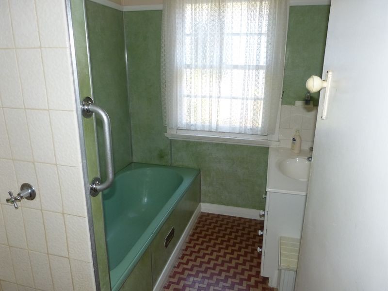 6 Mackay Street, Taree NSW 2430