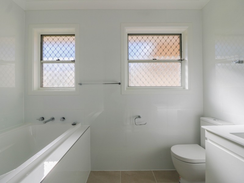 4 Hughes Street, Taree NSW 2430