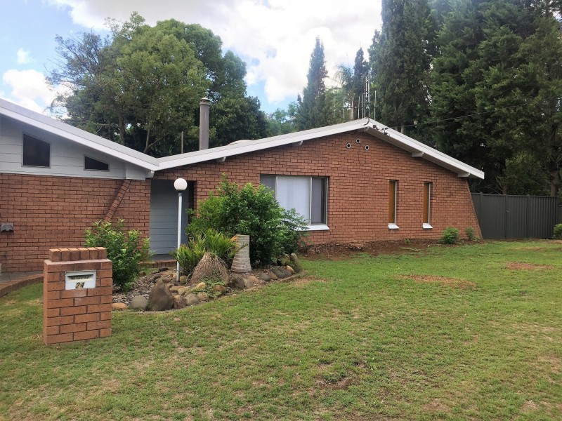 24 Bayview Crescent, Taree NSW 2430