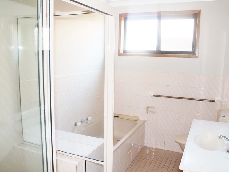 7 Kestrel Avenue, Old Bar NSW 2430