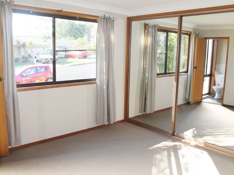 7 Kestrel Avenue, Old Bar NSW 2430