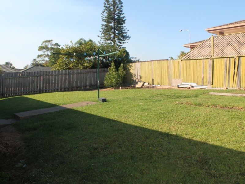 7 Kestrel Avenue, Old Bar NSW 2430