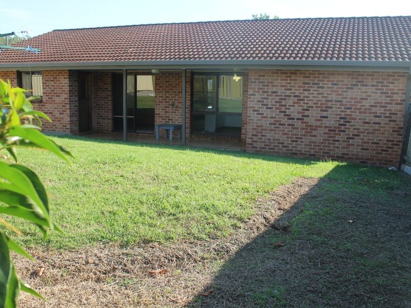 7 Kestrel Avenue, Old Bar NSW 2430