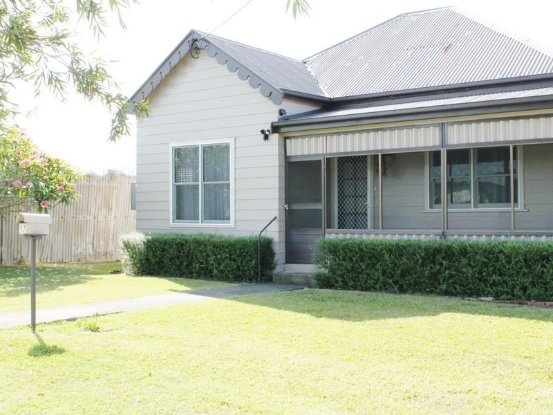17 Railway Street, Taree NSW 2430