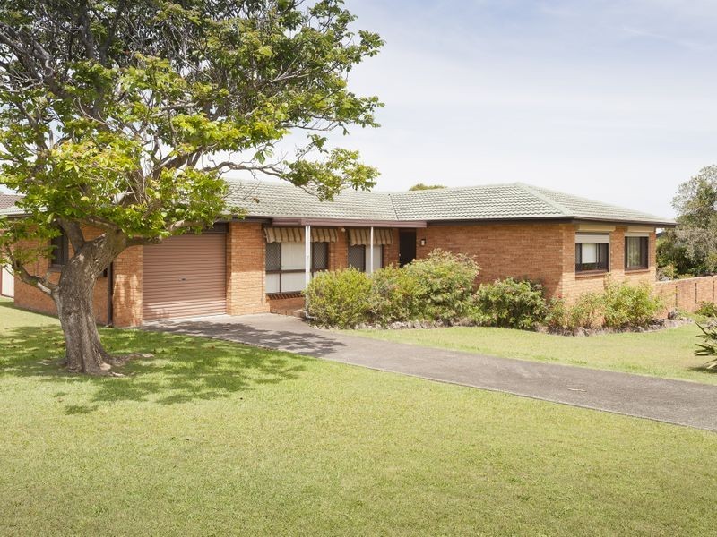 6 Telopea Drive, Taree NSW 2430