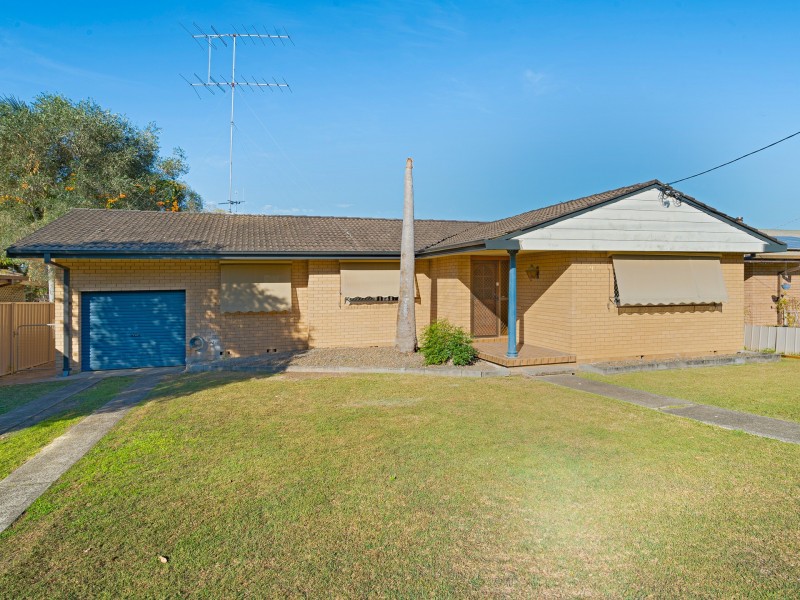43 Kanangra Drive, Taree NSW 2430
