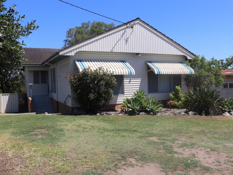 24 Edinburgh Drive, Taree NSW 2430