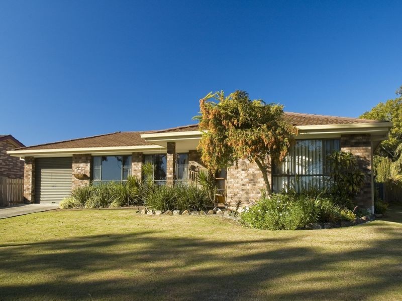 27 Lawson Crescent, Taree NSW 2430