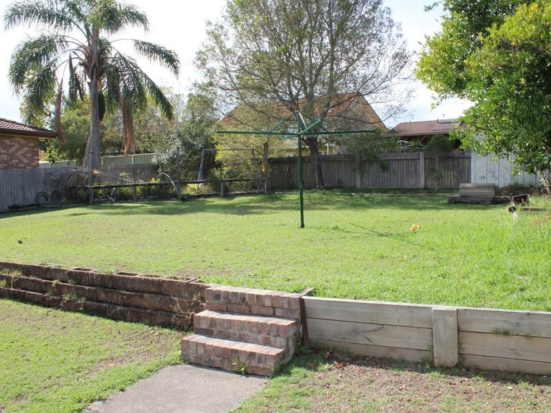 27 Lawson Crescent, Taree NSW 2430