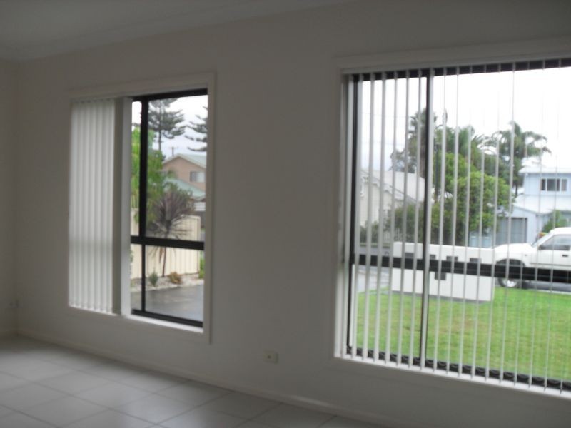 1/1 Connell Street, Old Bar NSW 2430