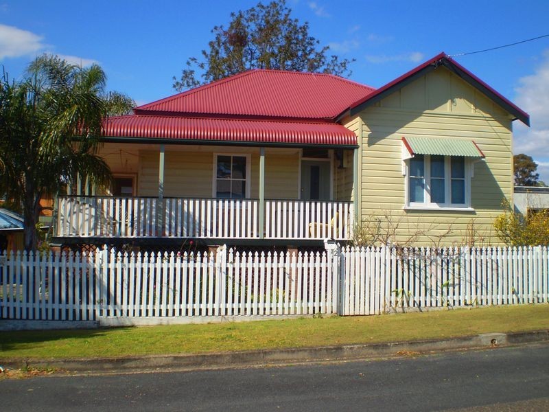 2 Albert Street, Taree NSW 2430