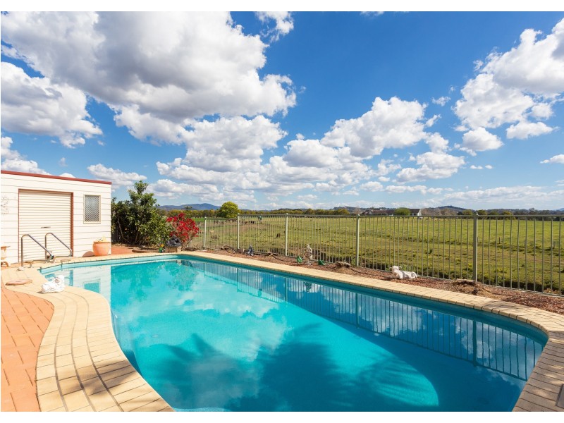 25 Petken Drive, Taree NSW 2430