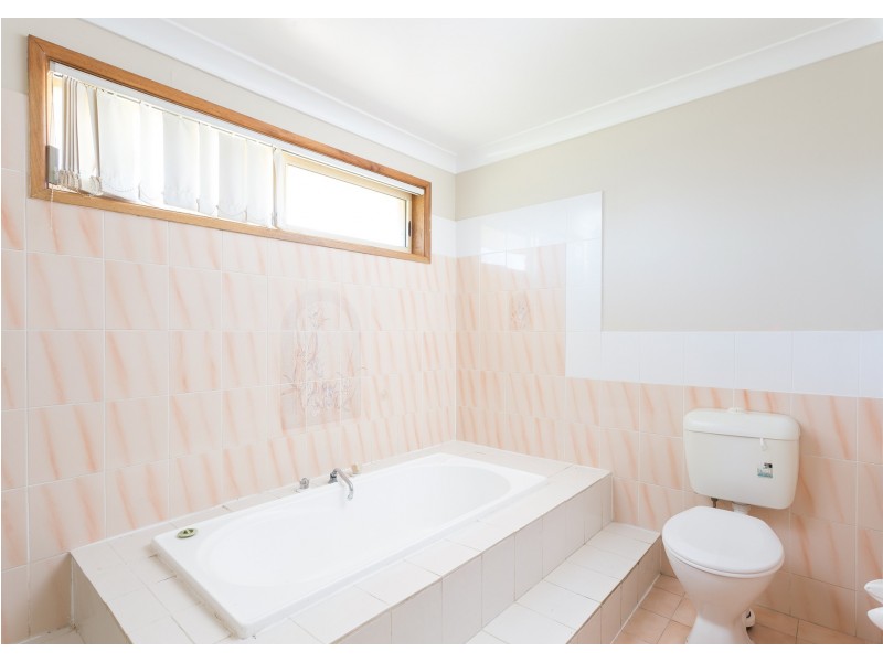 28 Molong Road, Old Bar NSW 2430