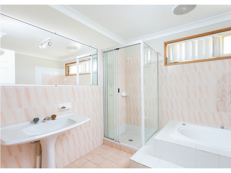 28 Molong Road, Old Bar NSW 2430