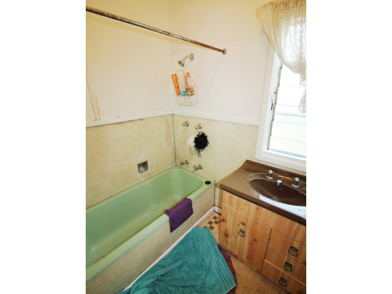 4 Park Street, Taree NSW 2430