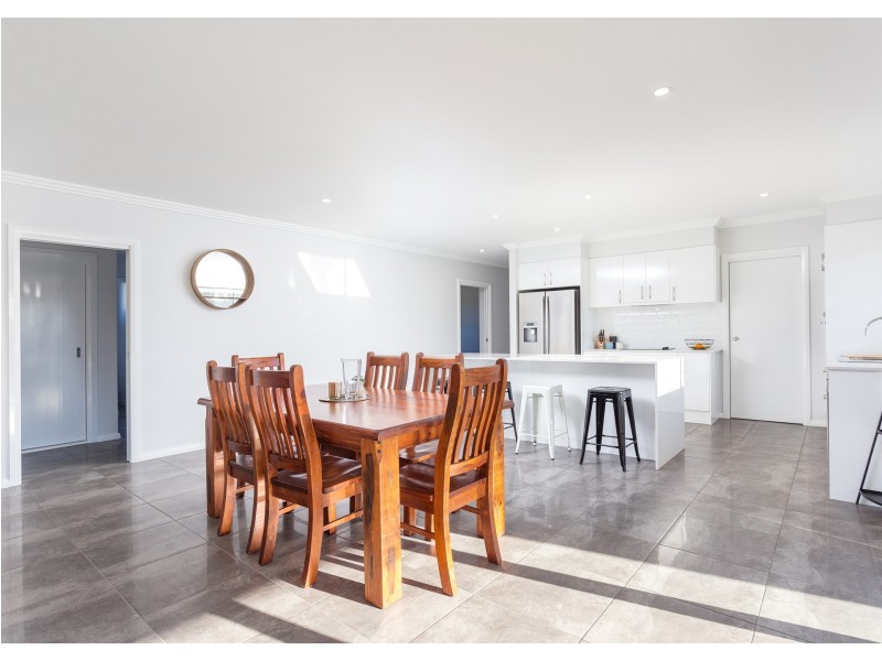 8 Sundara Close, Taree NSW 2430